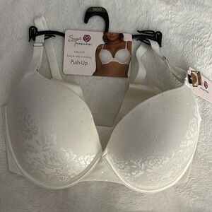 Secret Treasures natural lift smoothing push-up bra. Brand new w/tags 36DD